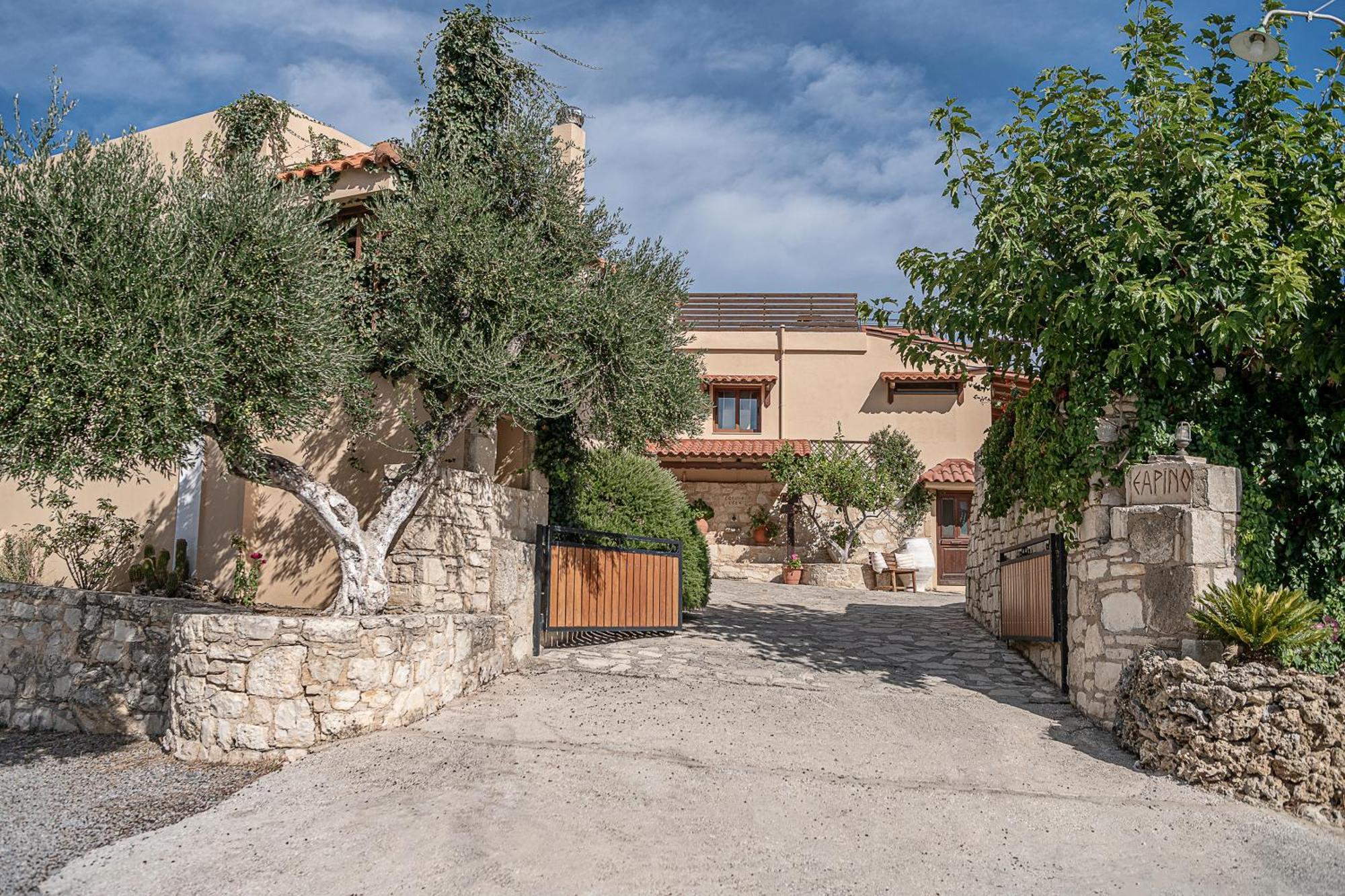 Earino Apartment Kato Asites Bagian luar foto