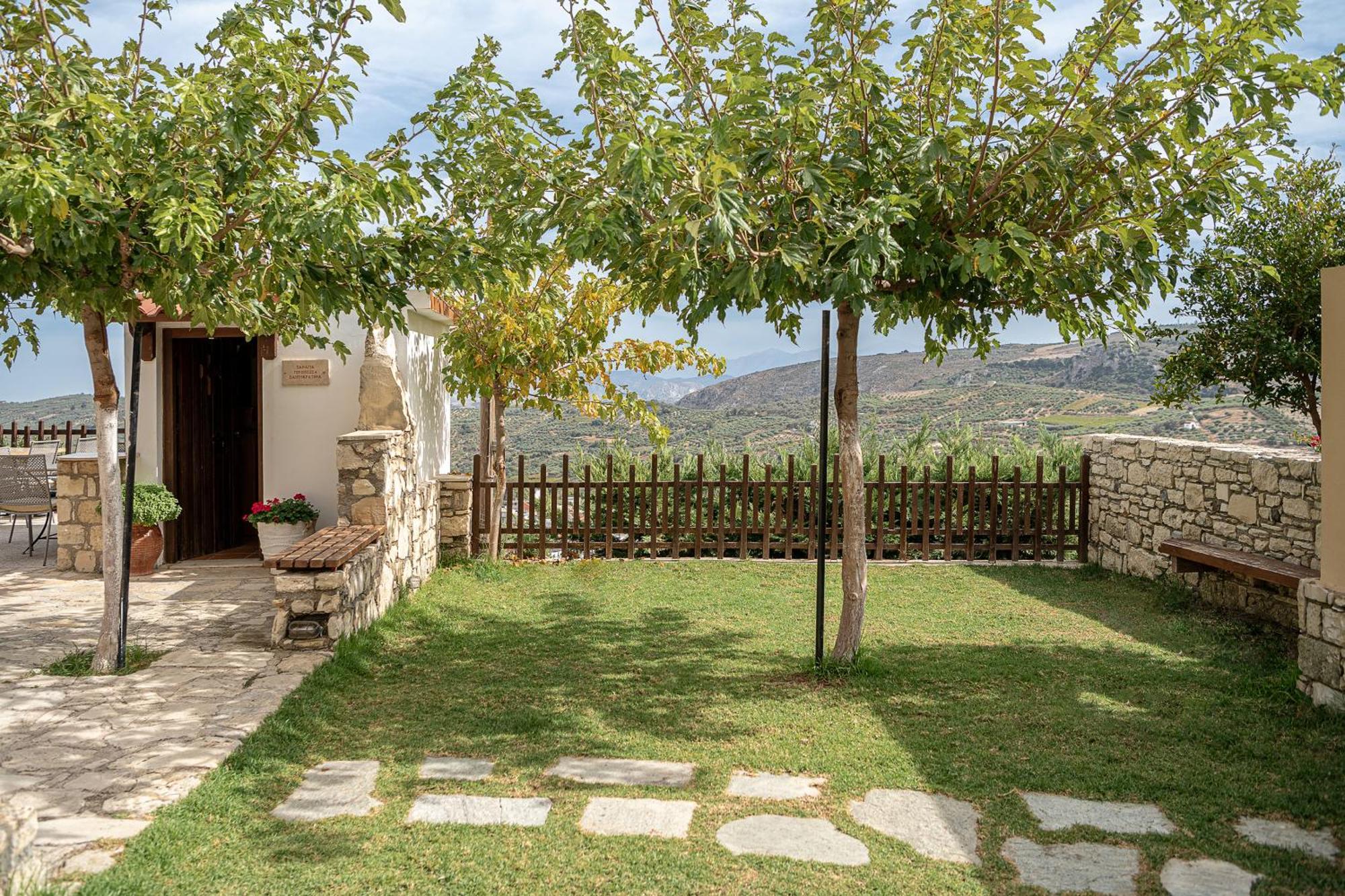 Earino Apartment Kato Asites Bagian luar foto