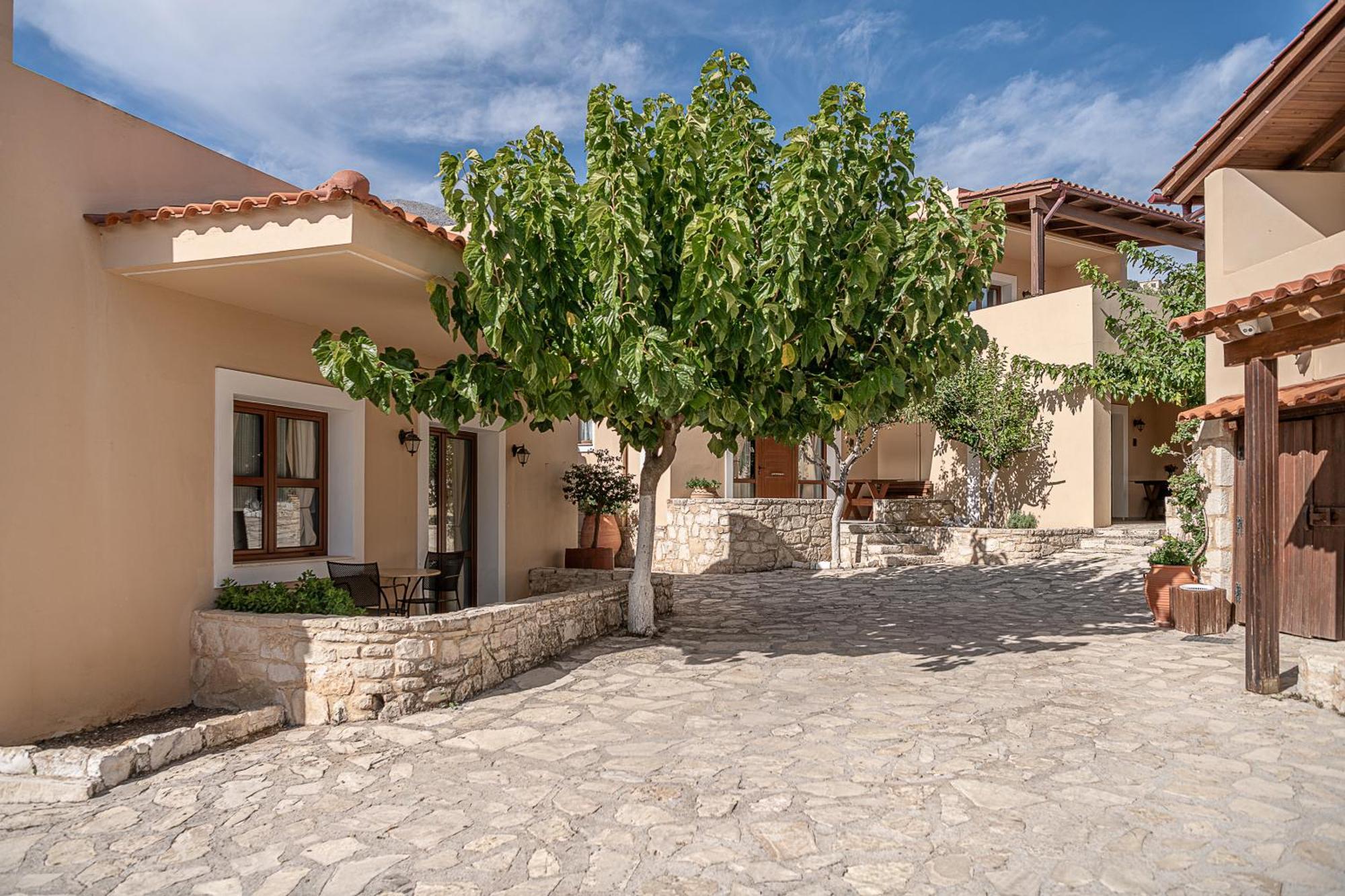 Earino Apartment Kato Asites Bagian luar foto