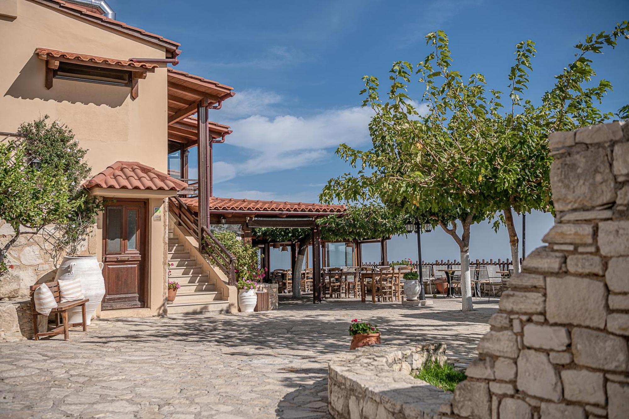 Earino Apartment Kato Asites Bagian luar foto